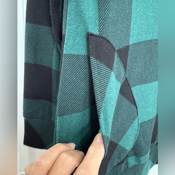 Checkered Top - Picture 3 of 3